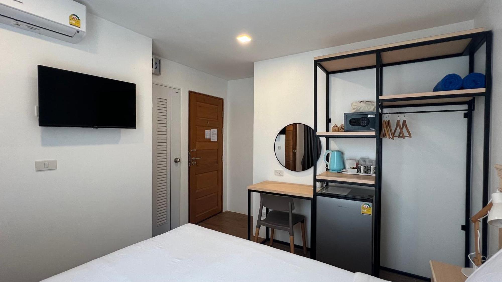 B3 House Hotel Kamala Beach Exterior photo